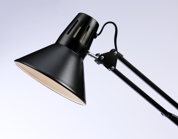 картинка Офисная настольная лампа Ambrella DESK DE7722 от магазина BTSvet