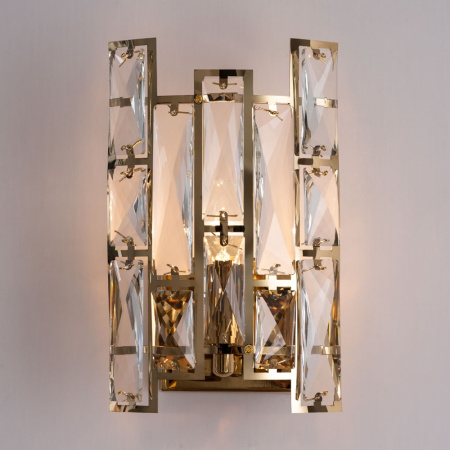 картинка Настенный светильник Medea 1684/01 AP-1 от магазина BTSvet