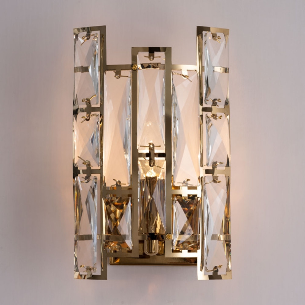 картинка Настенный светильник Medea 1684/01 AP-1 от магазина BTSvet