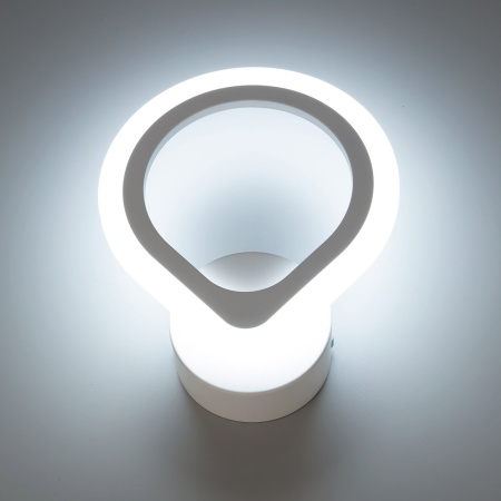 картинка Бра светодиодное с регулировкой цветовой температуры и яркости Транай Смарт CL235B310 от магазина BTSvet