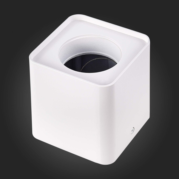 картинка Накладной корпус для светодиодного модуля серии ST850, ST851 ST Luce Shift ST053.502.01 от магазина BTSvet