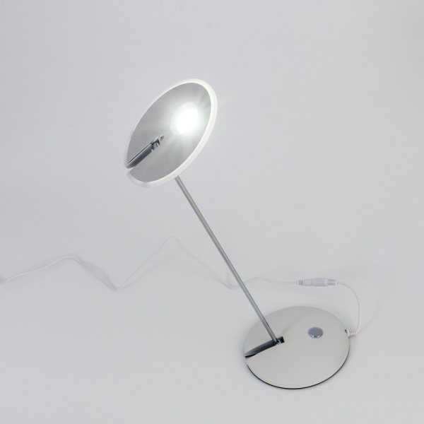 картинка Светодиодная офисная настольная лампа с выключателем Ньютон CL803030 от магазина BTSvet