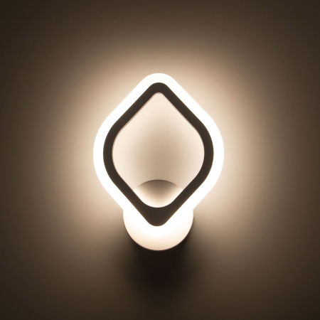 картинка Бра светодиодное с регулировкой цветовой температуры и яркости Ромби Смарт CL236B310 от магазина BTSvet