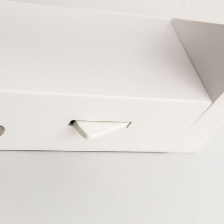 картинка Подсветка для картин светодиодная с выключателем Визор CL708240N от магазина BTSvet