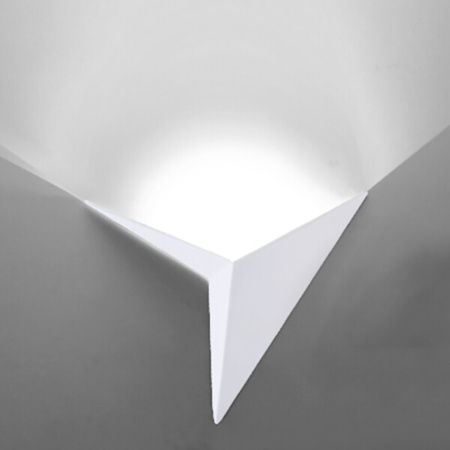 картинка Настенный светильник светодиодный TRIK GW-9103-3-WH-NW от магазина BTSvet