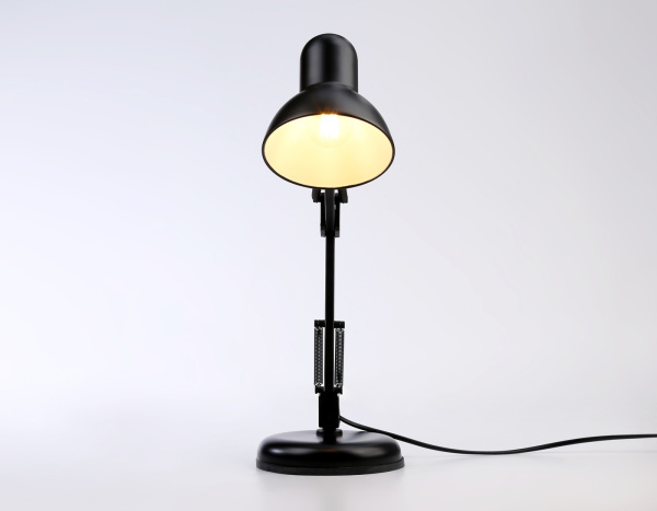 картинка Офисная настольная лампа Ambrella DESK DE7716 от магазина BTSvet