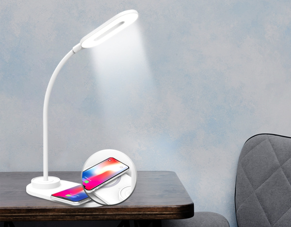 картинка Офисная настольная лампа светодиодная с регулировкой цветовой температуры USB-портом и беспроводным ЗУ DE588 от магазина BTSvet