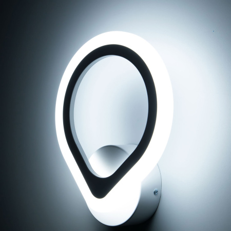 картинка Бра светодиодное с регулировкой цветовой температуры и яркости Транай Смарт CL235B310 от магазина BTSvet