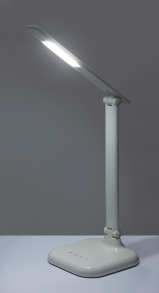 картинка Офисная настольная лампа Davos 58209W от магазина BTSvet